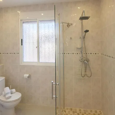 Quito By Interhome * كاليبي